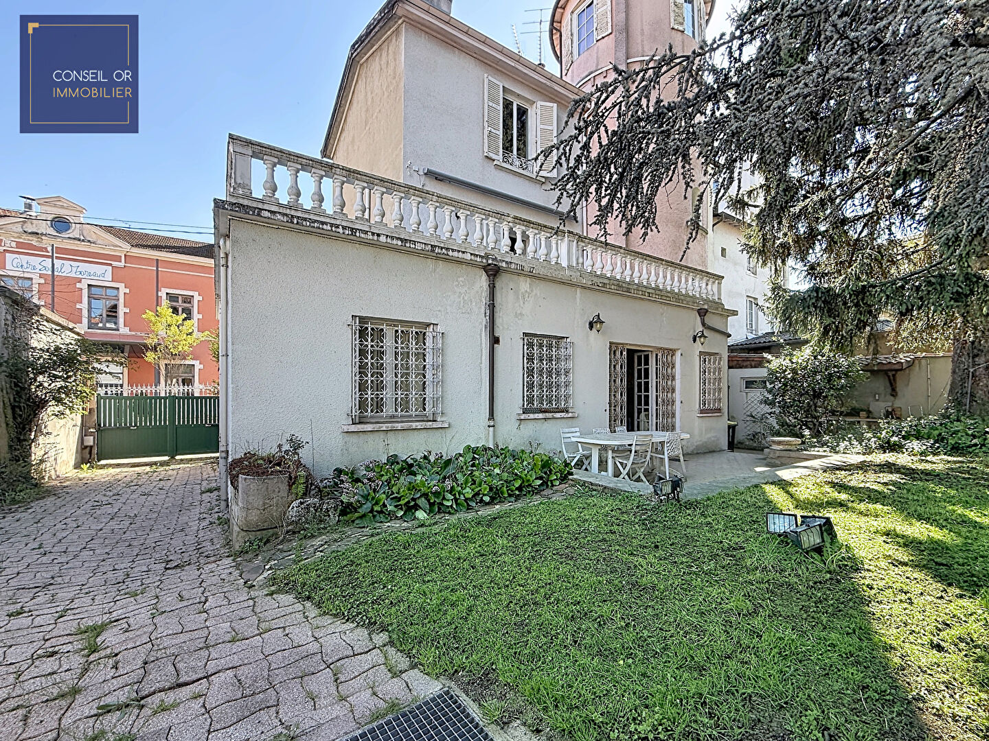Maison 8 pièces 240 m² · à Oullins-Pierre-Bénite · 240 m² · 725 000 €